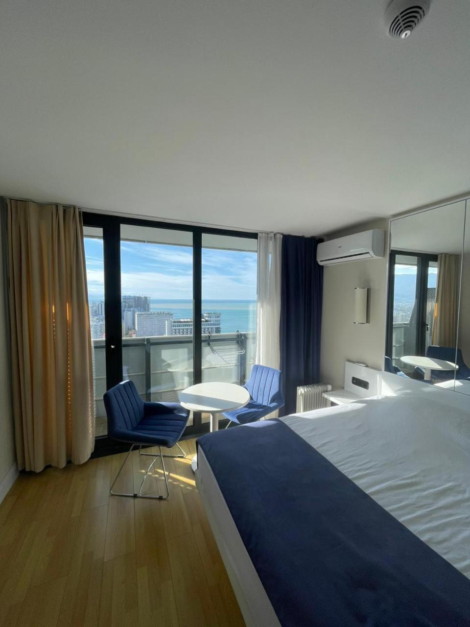 Orbi Сiti Sunshine Apartments Батуми Экстерьер фото